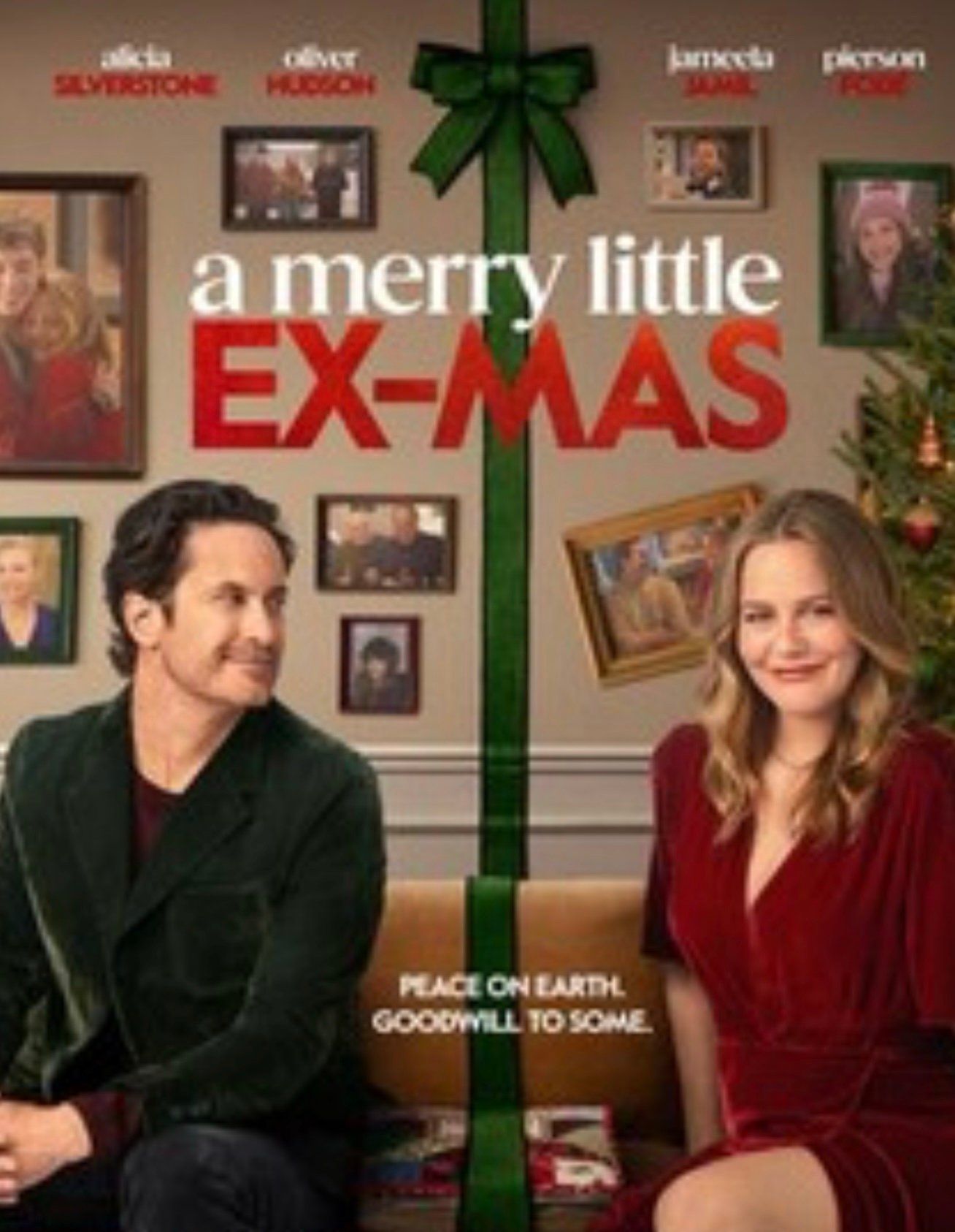 A Merry Little Ex-Mas (2025), Presale